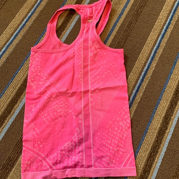 Lululemon top - Picture 4 of 5